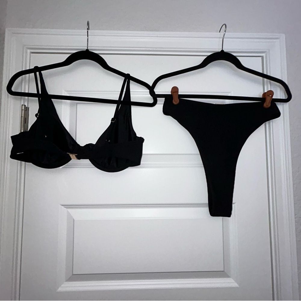 ALOHRA Two Piece Ribbed Cheeky Thong Bikini Swimsuit Set - Picture 8 of 8